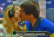 Beso en directo de Cecilia Bonelli y Cvitanich