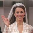 Kate Middleton saludando el día de su boda