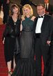 Lars von Trier, posa junto a Kirsten Dunst y Charlotte Gainsbourg, protagonistas de la exitosa cinta "Melancolía", que se ha llevado un nuevo reconocimiento