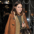 Olivia Palermo lo lleva más holgado y fresco, con remaches dorados para ser enganchados.