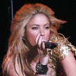 ¡Ella no sólo canta, también se enfrenta a los peligros de la fauna marina!